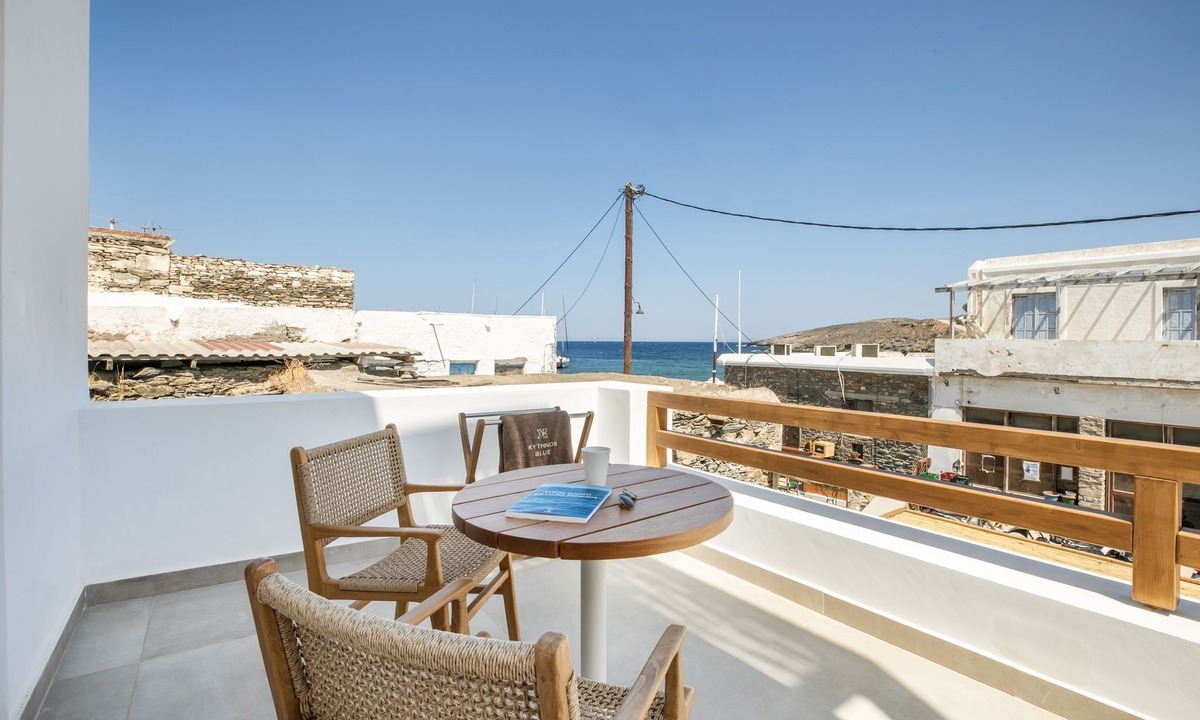 Loutra Hotel | Kythnos Blue - Suite 2 Loutra Beach & Sea View