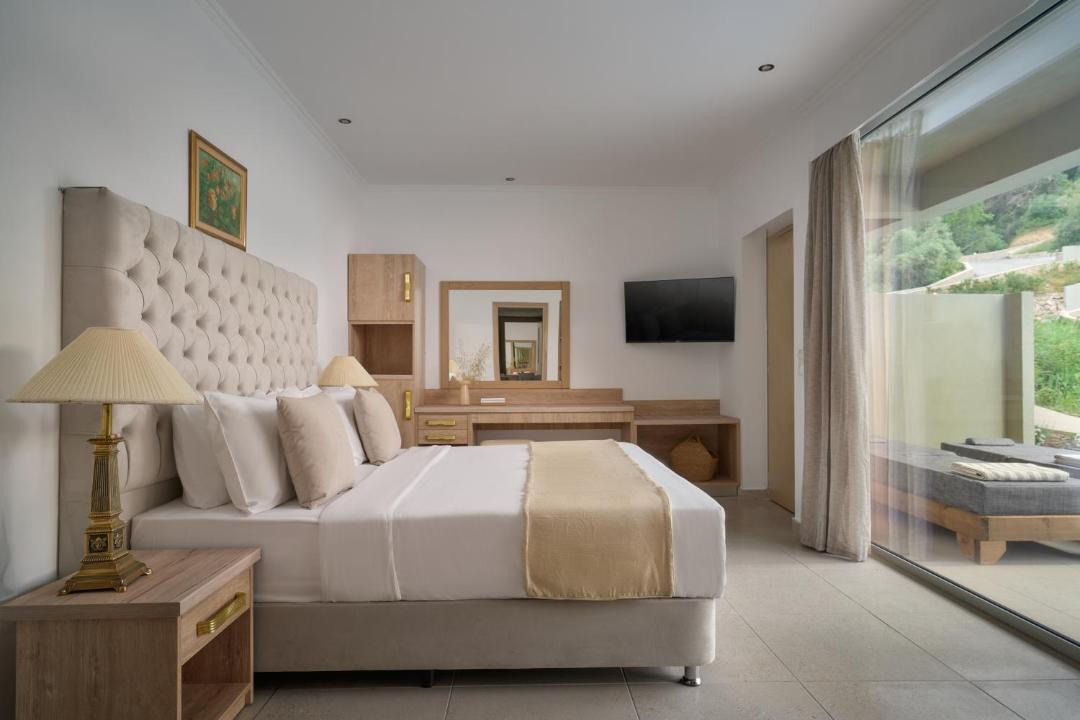 Chlomos Hotel | Mythos Panorama - Adults Only