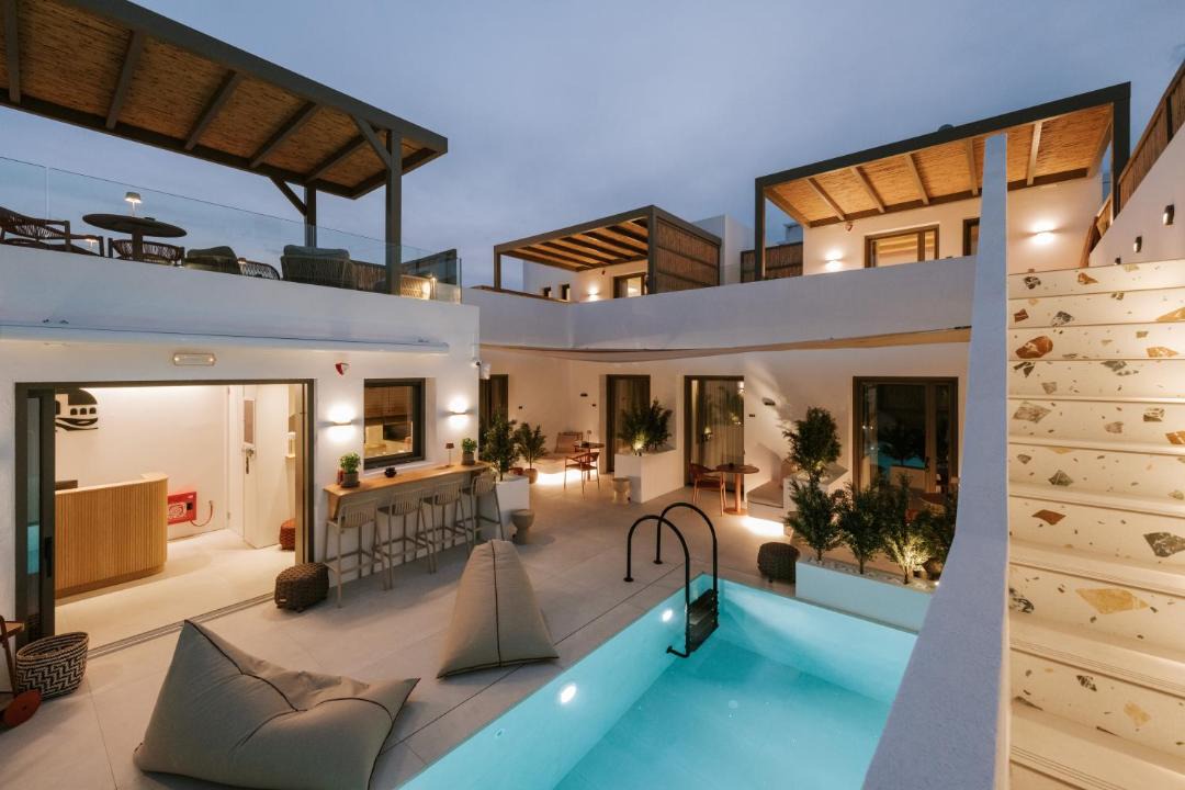 Naousa Hotel | The Lofts Paros Executive Suites