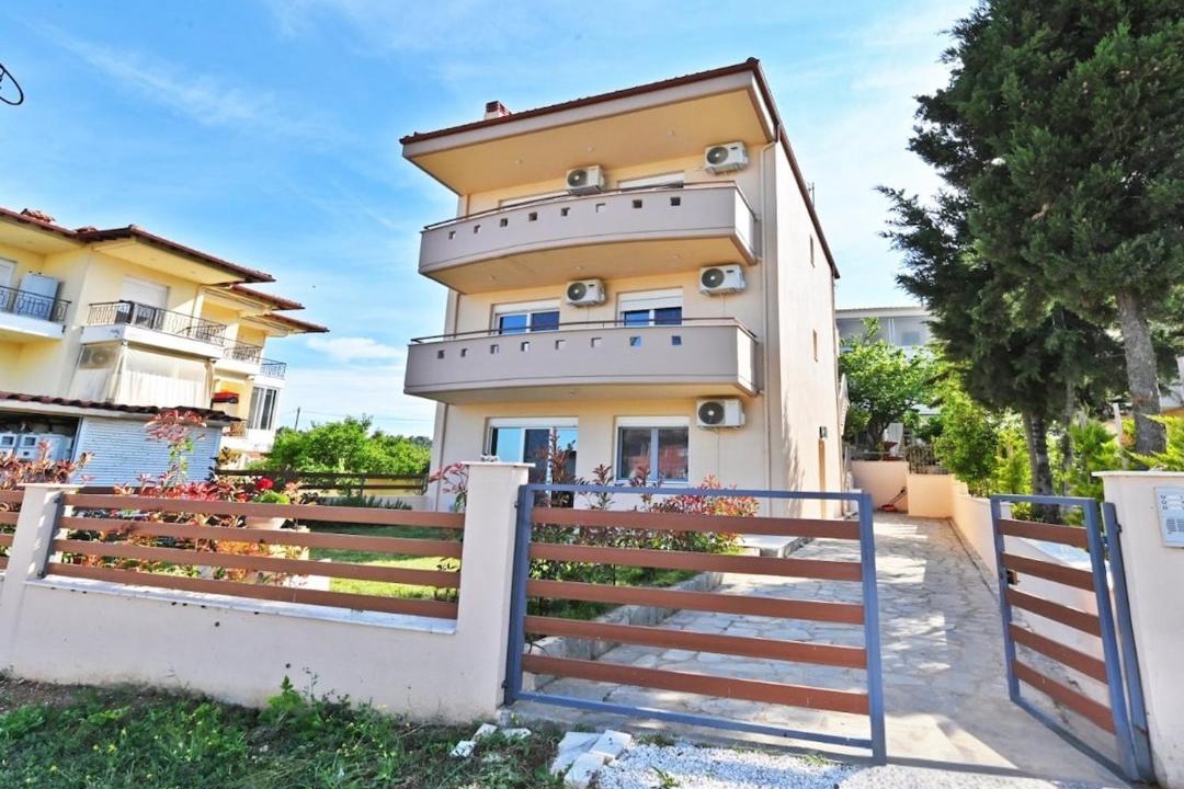 Nea Fokaia Apartment | 2-bedroom vacation apartment in Nea Phokea, Halkidiki