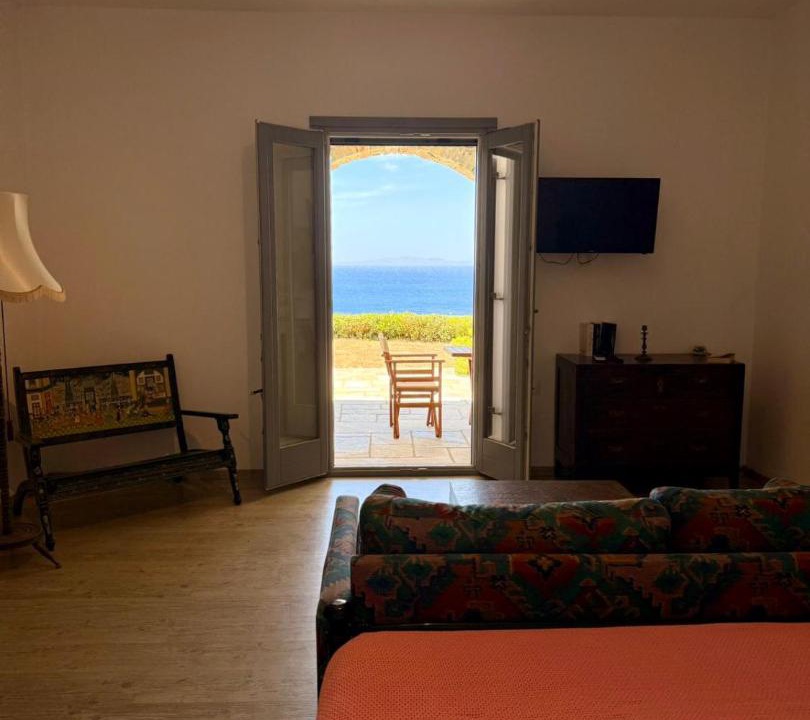 Agios Romanos Apartment | Rosalie Home - Aegean Haven