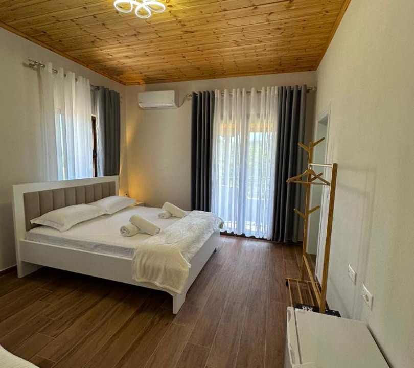 Berat House | Vila Ermer - Castle View & Traditional Breakfast