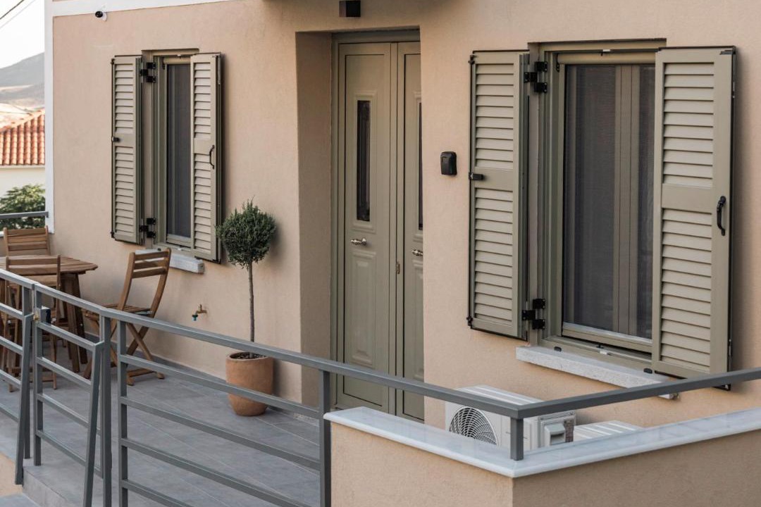 Platy Apartment | Akrolithos apartments ground floor