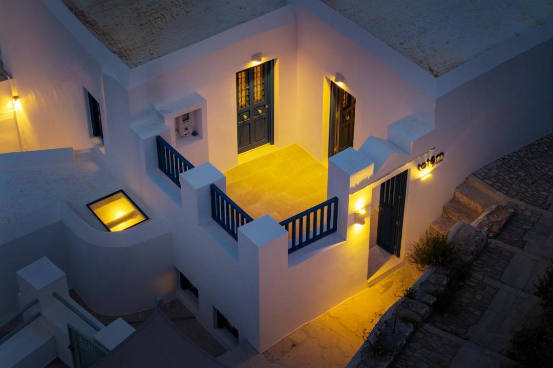 Ano Siros House | Totem