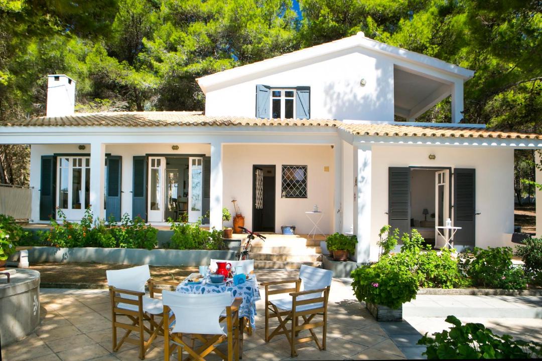 Lassi House | Noctiluca Beach House
