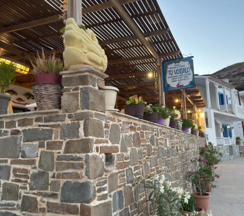 Spoa Hotel | TO VOTSALO-beach side studios & taverna