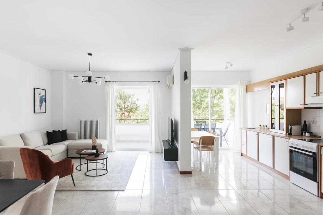 Khalandrion Apartment | Splendid 3BR Apartment close to Famous Sporting Event Stadium