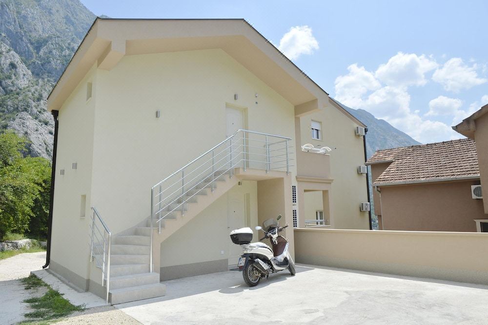 Photo of Buildings in Orahovac