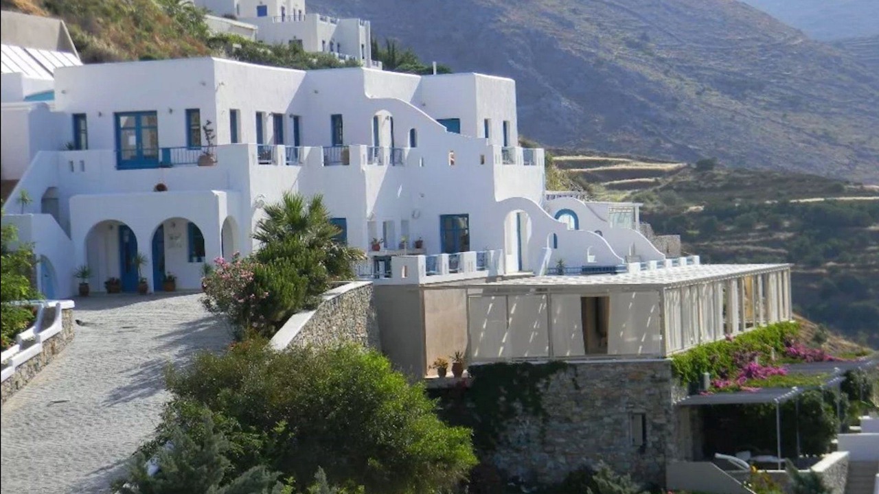 Photo of Buildings in Tholaria