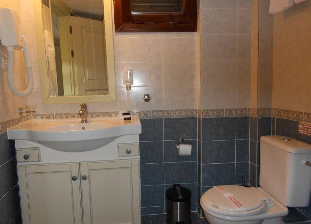 Photo of Bathroom in Elia