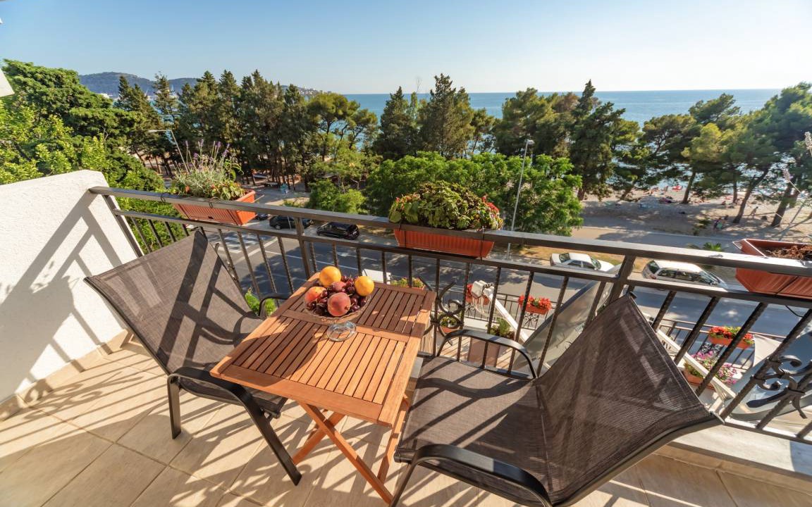 Photo of Patio Balcony in Bar