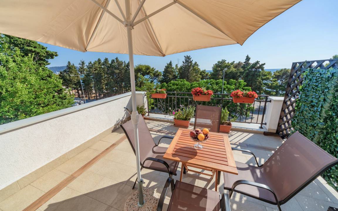 Photo of Patio Balcony in Bar