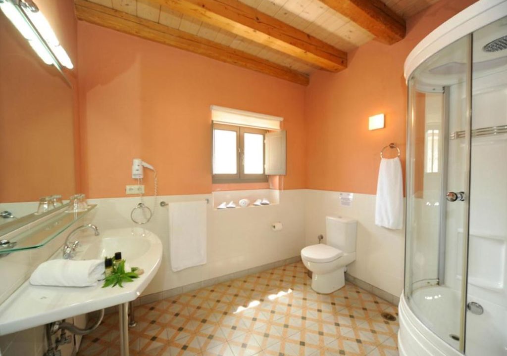 Photo of Bathroom in Xirokampi