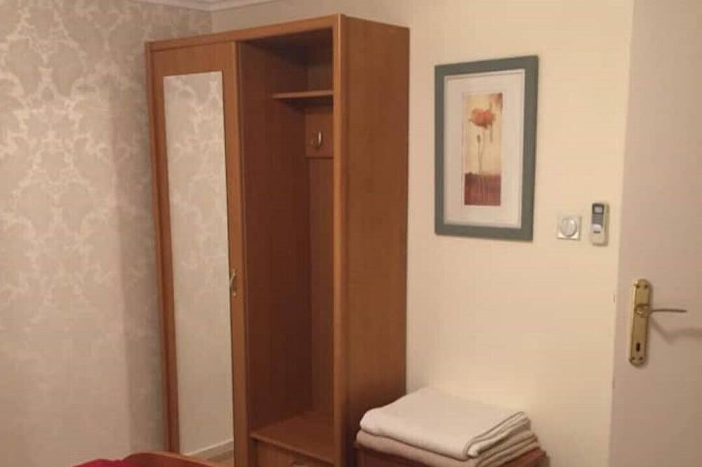 Photo of Bedroom in Igalo