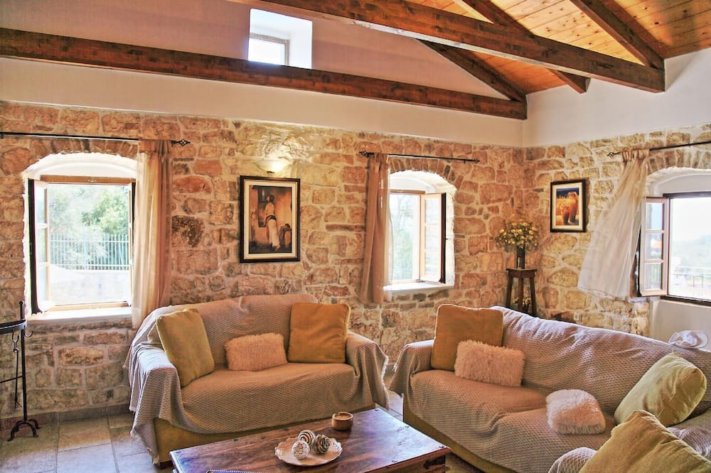 Photo of Livingroom in Vlachopoulatika