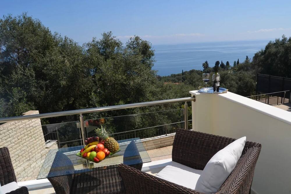 Photo of Patio Balcony in Perama