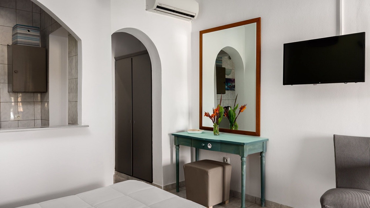 Photo of Bedroom in Agios Stefanos Avliotes