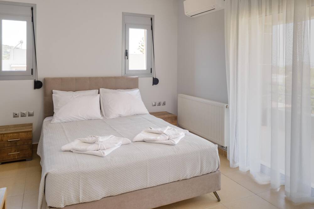 Photo of Bedroom in Petaloudes
