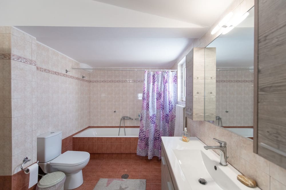 Photo of Bathroom in Rododafni