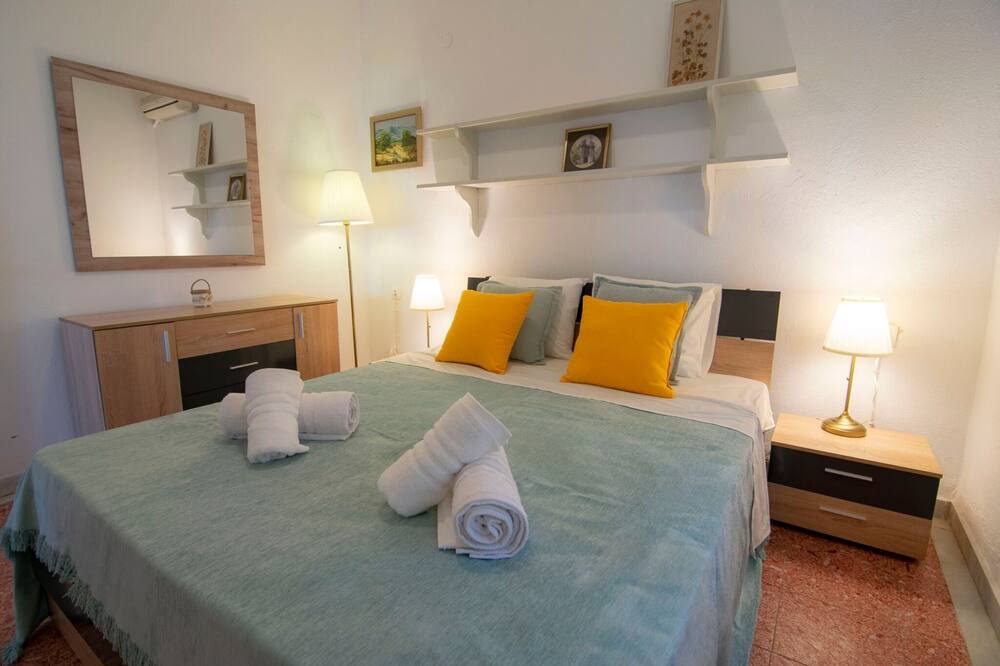 Photo of Bedroom in Nea Propontida