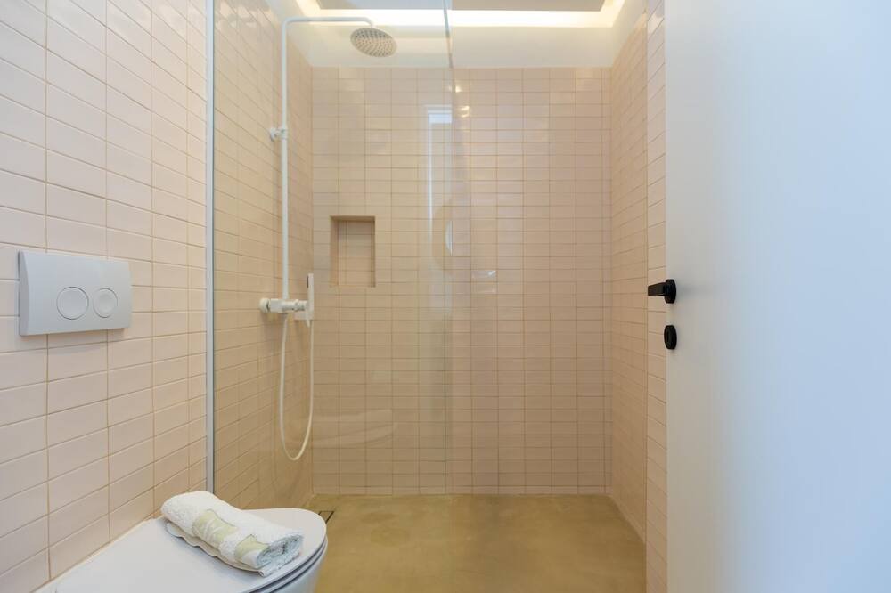 Photo of Bathroom in Pirgi