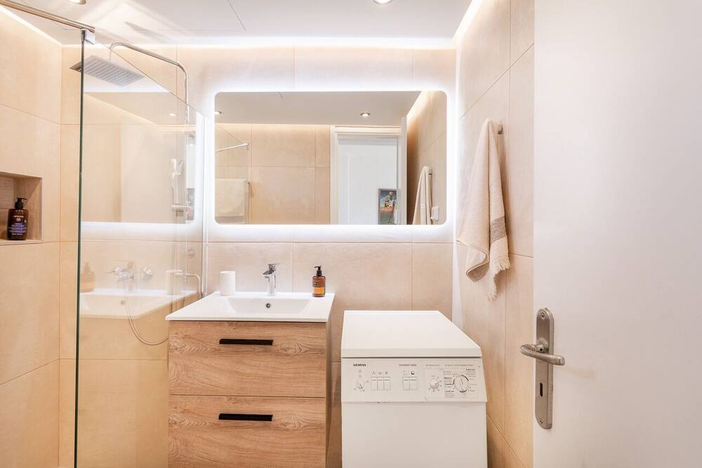 Photo of Bathroom in Porto Rafti