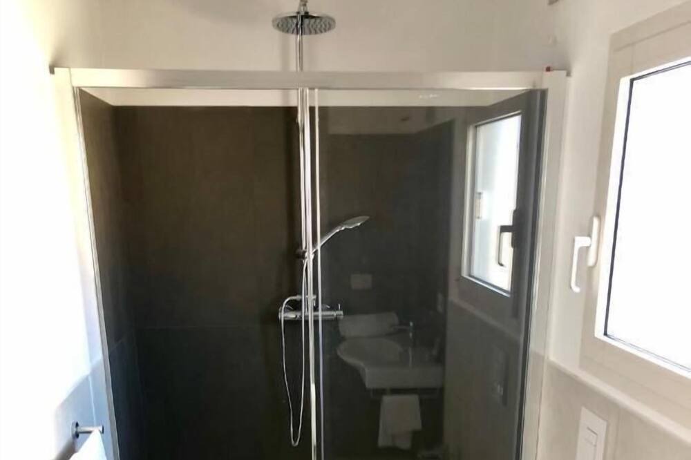 Photo of Bathroom in Barbati