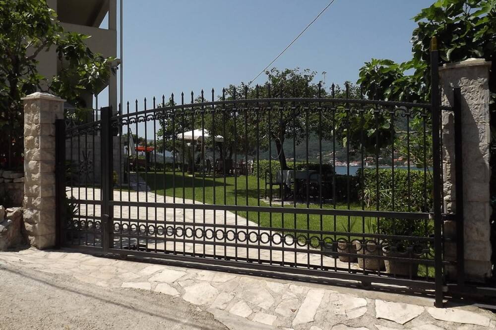 Photo of Outdoor in Lepetane