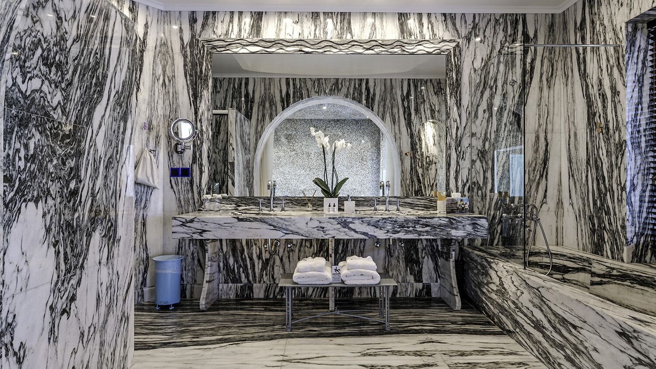 Photo of Bathroom in Ios Town