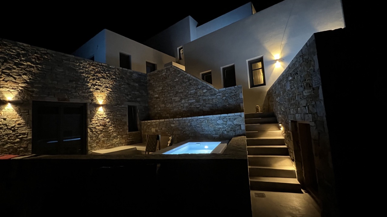 Photo of Outdoor in Alopronia