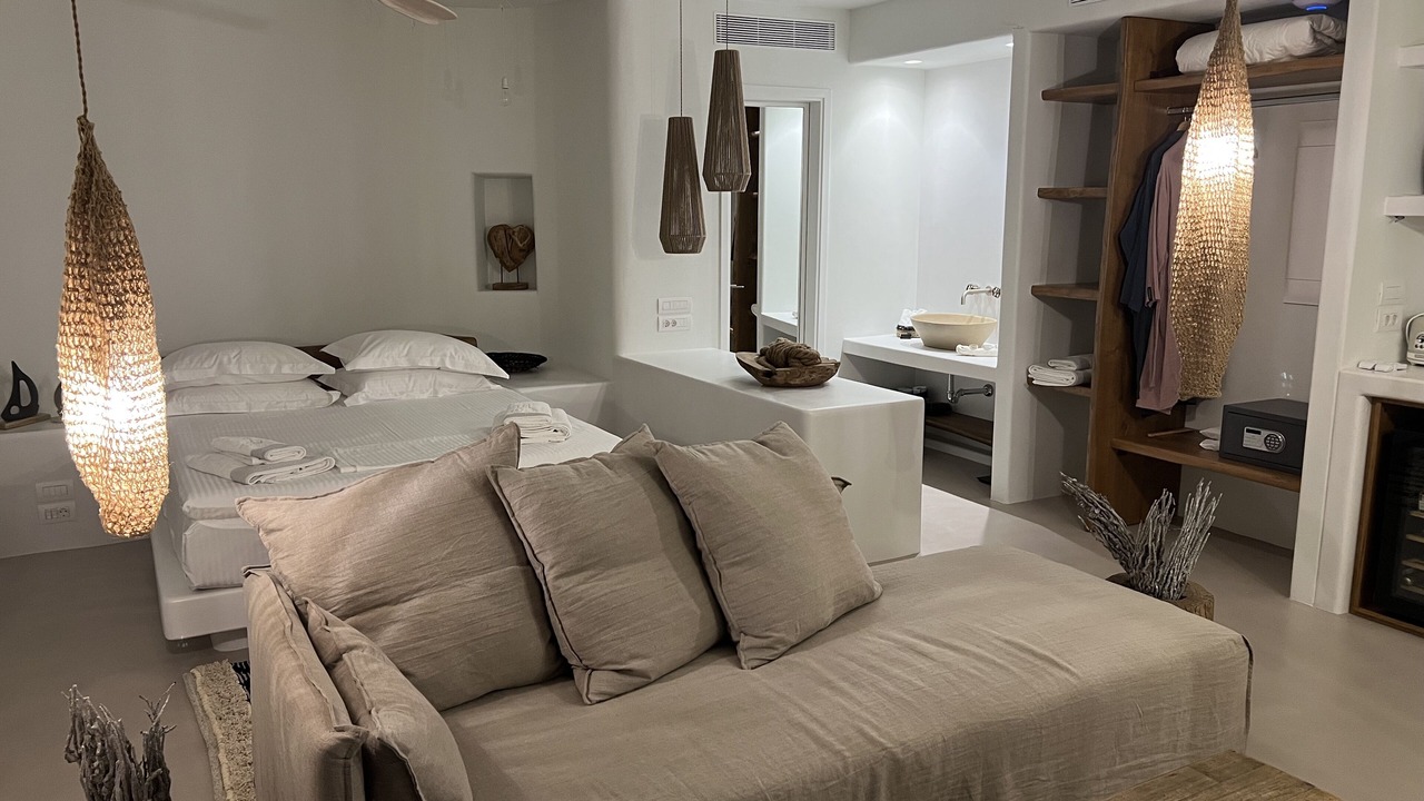 Photo of Others in Alopronia