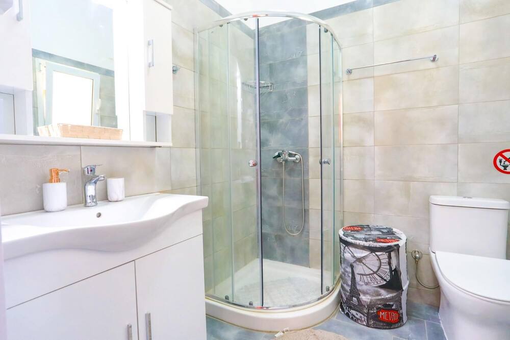 Photo of Bathroom in Gimari