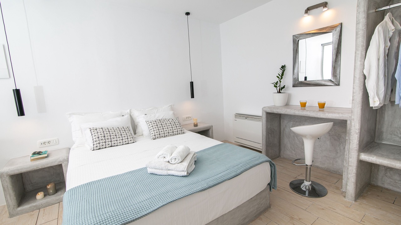 Photo of Bedroom in Oia