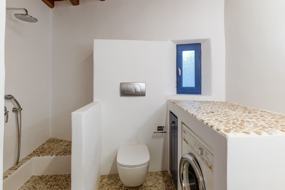 Photo of Bathroom in Kardiani