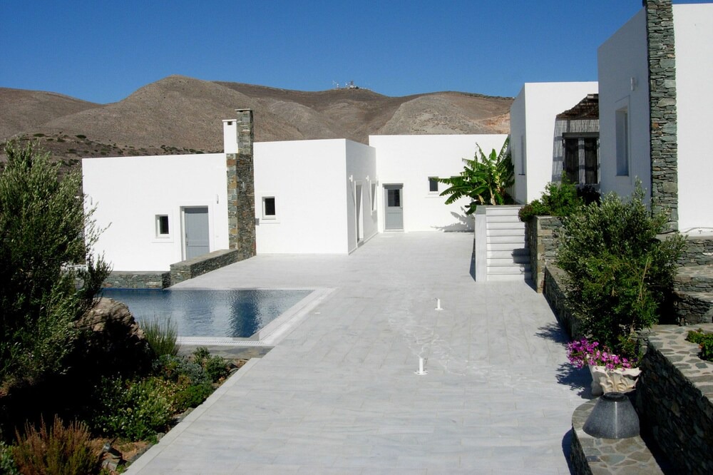 Photo of Outdoor in Kini