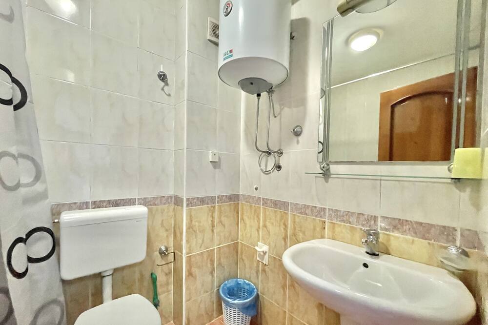 Photo of Bathroom in Maini