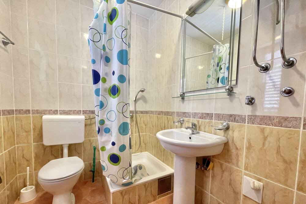 Photo of Bathroom in Maini