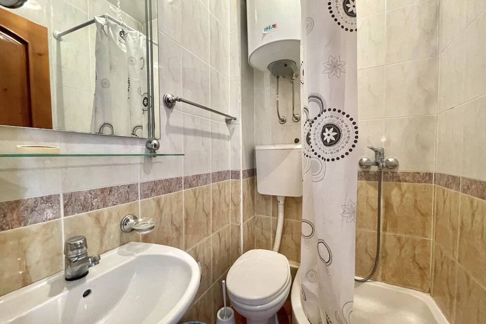Photo of Bathroom in Maini