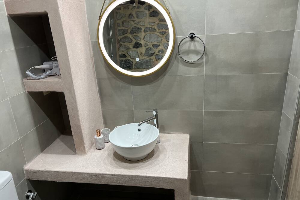 Photo of Bathroom in Omales