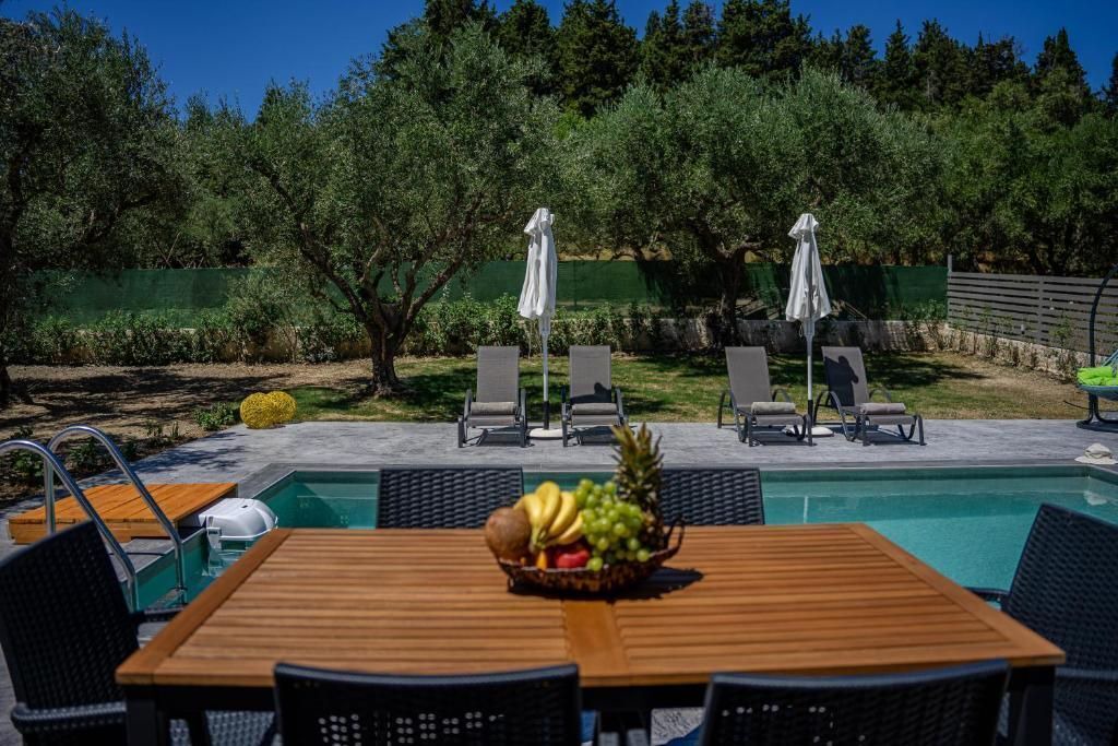 Photo of Outdoor in Neromilos