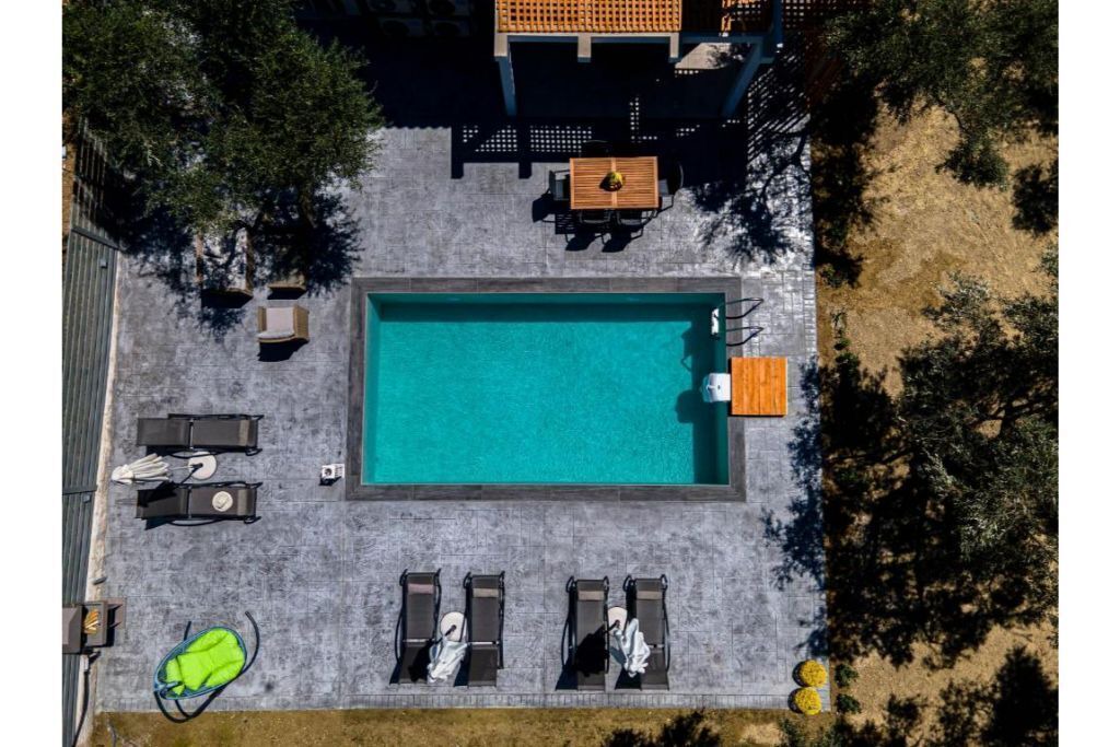 Photo of Outdoor in Neromilos
