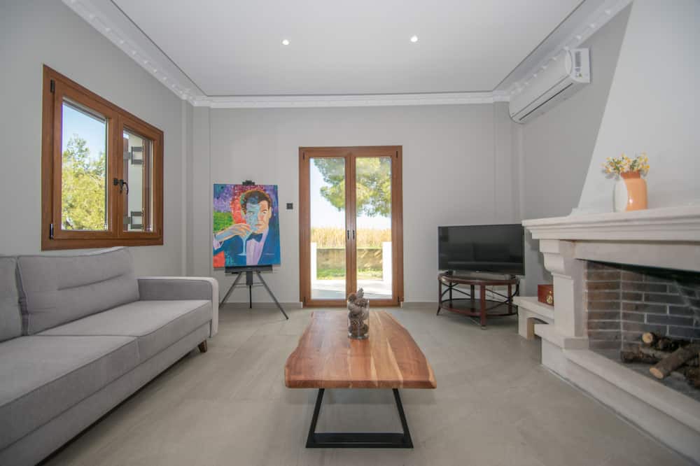 Photo of Livingroom in Ayios Kirikos