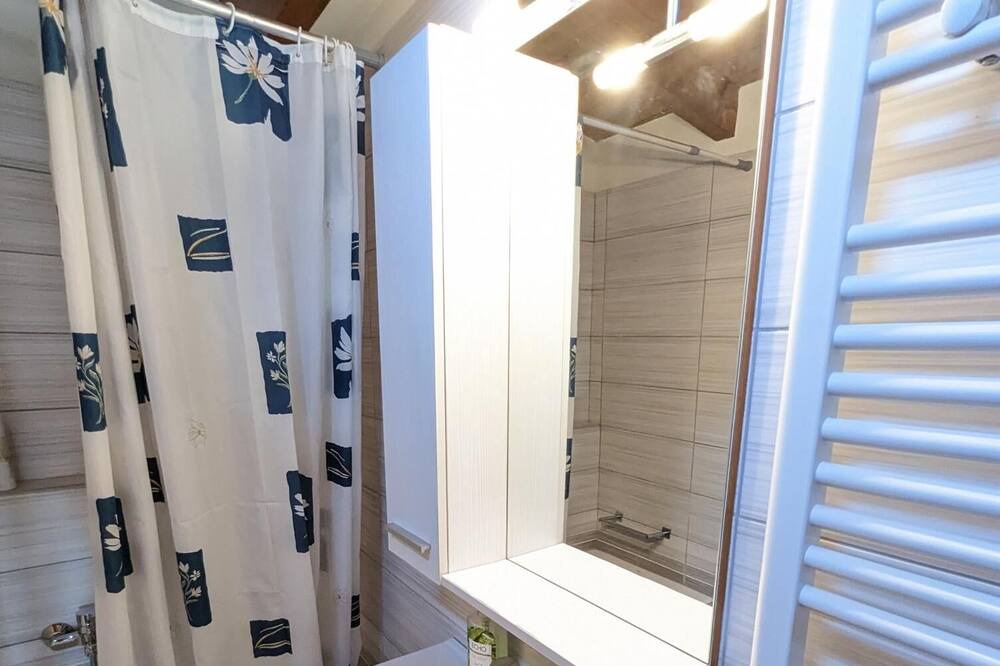 Photo of Bathroom in Kamena Vourla