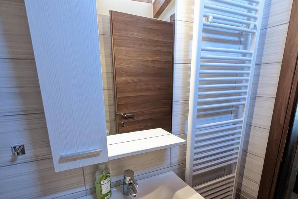 Photo of Bathroom in Kamena Vourla