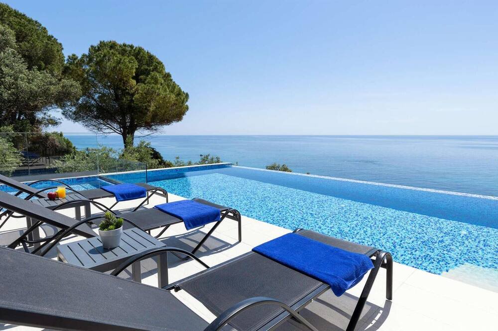 Photo of Outdoor in Agios Matthaios
