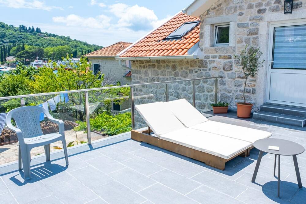 Photo of Outdoor in Lepetane