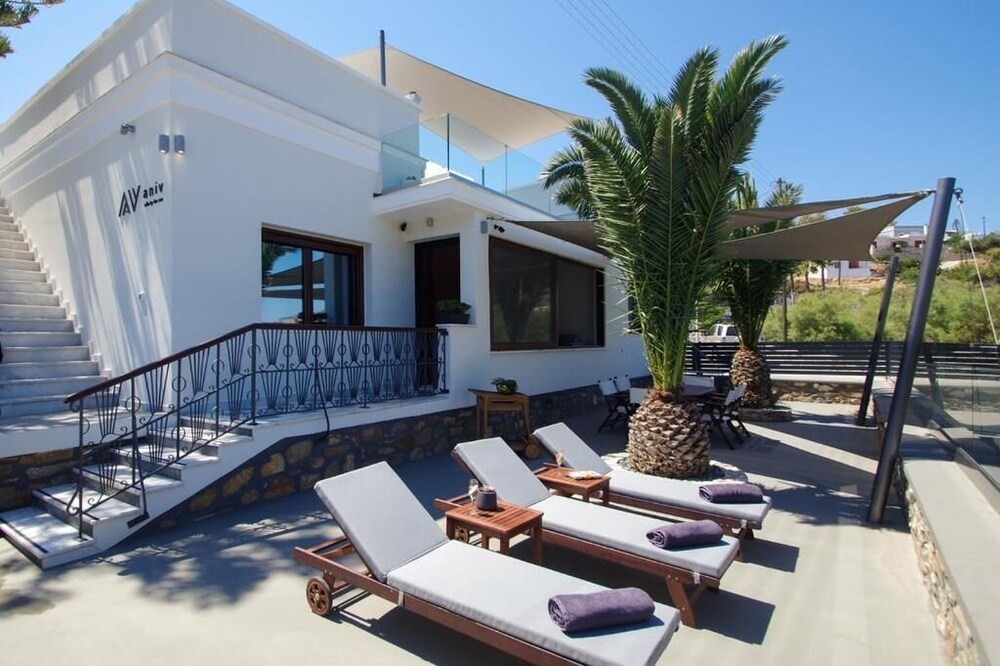 Photo of Outdoor in Kini
