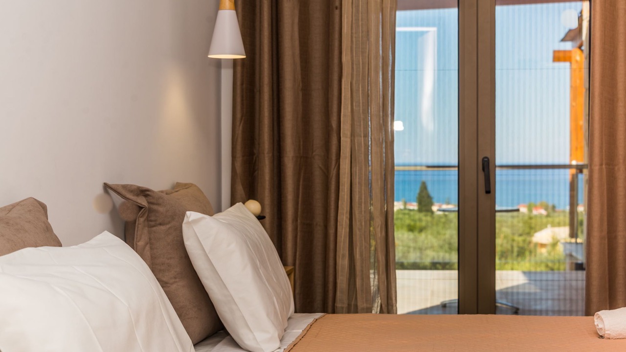 Photo of Bedroom in Neromilos