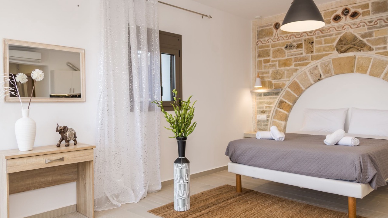 Photo of Bedroom in Neromilos