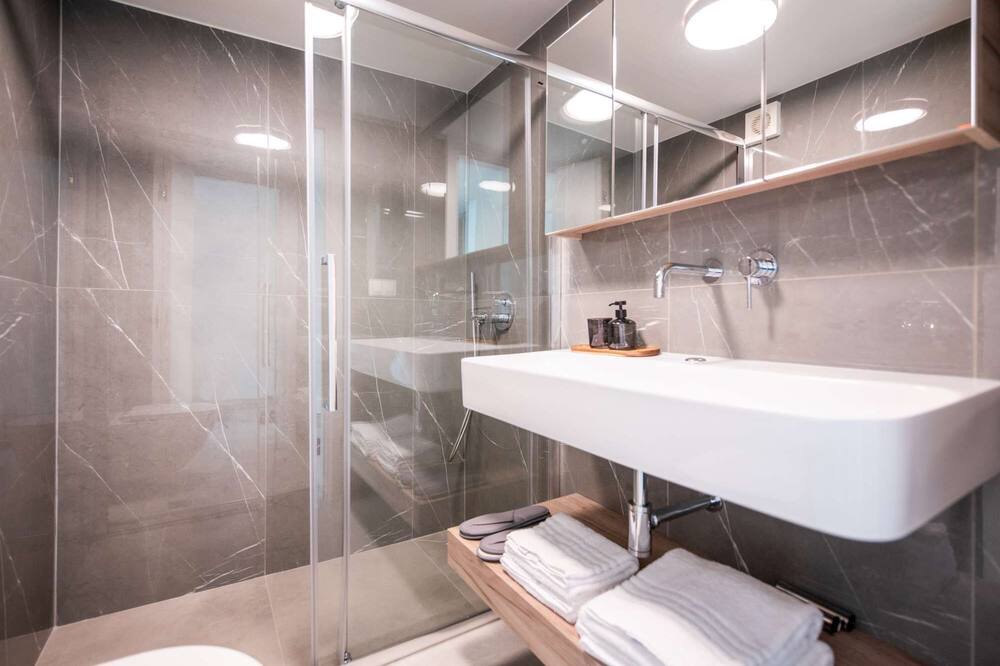 Photo of Bathroom in Nea Iraklia